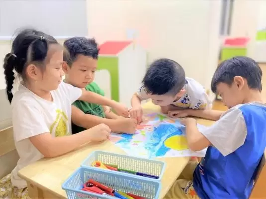 Vui Chơi Trẻ Em – 7 Lợi Ích Quan Trọng Cho Sự Phát Triển Của Bé
